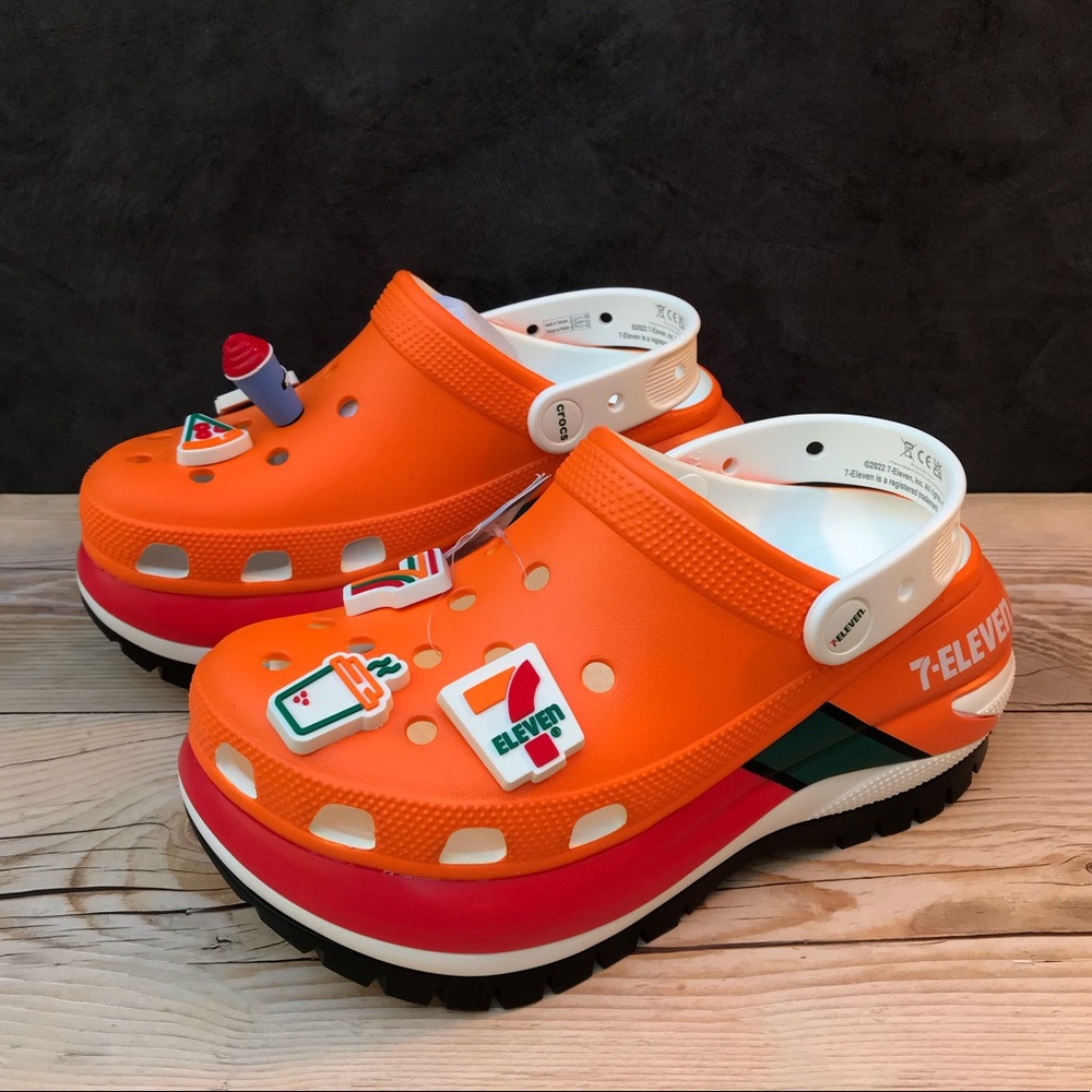 7-Eleven X Crocs Mega Crush Clog - Picture 7 of 16